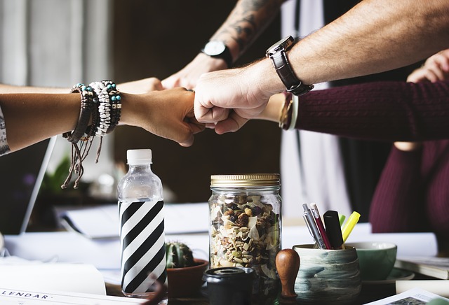Use Online Marketing to Standout From Your Competitors